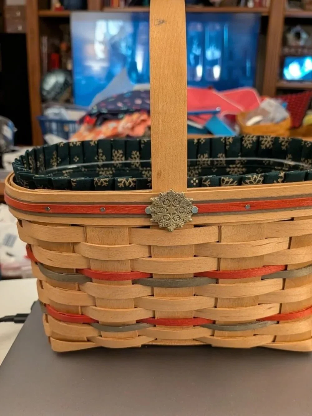 2002 American Basket, Protector, Liner, and Snowflake Medallion